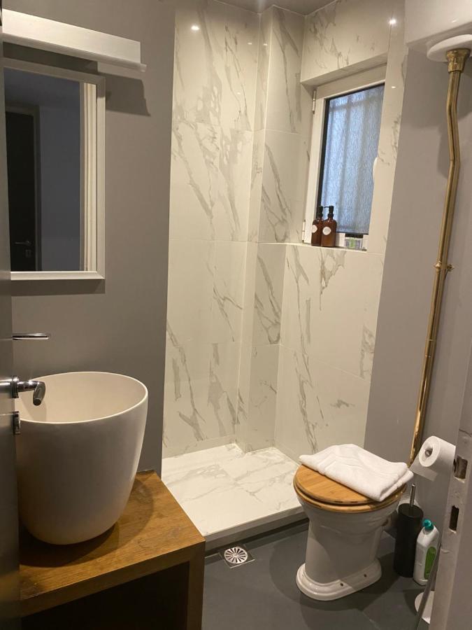 Apartment In Fancy Athenian Neighbourhood ภายนอก รูปภาพ